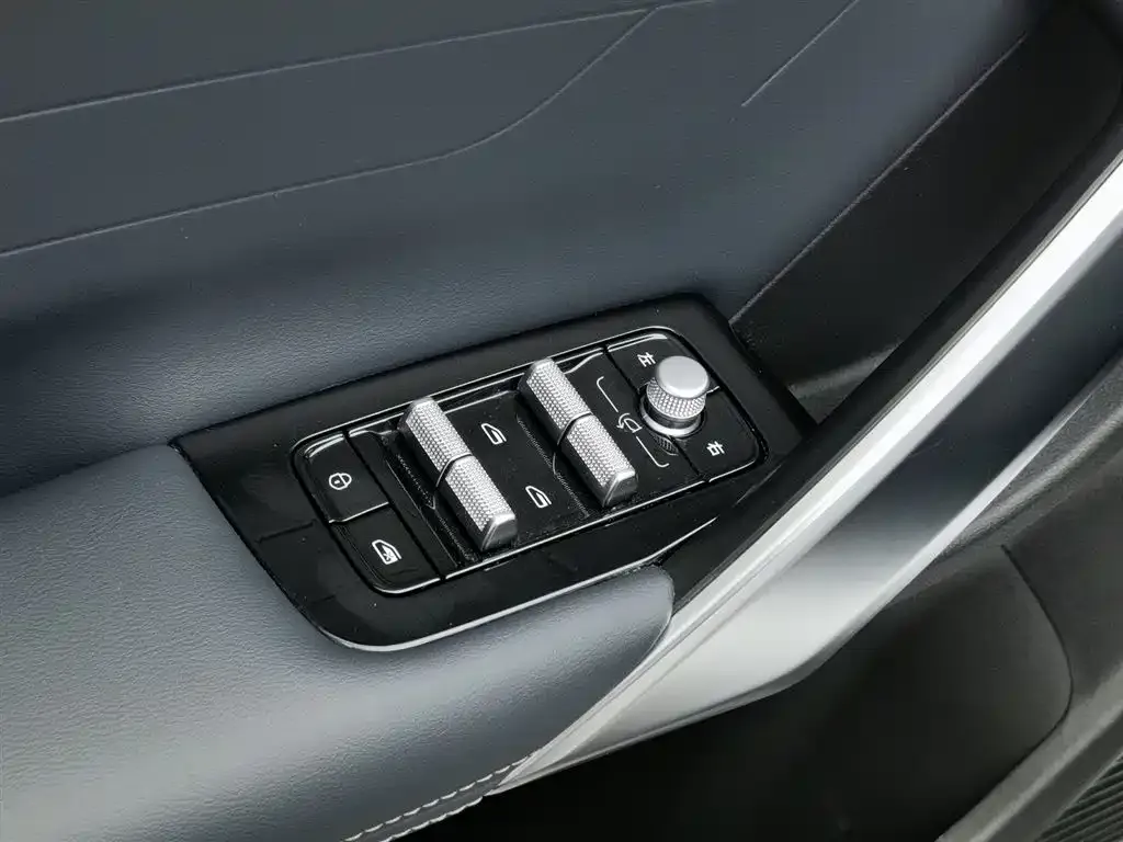 Geely Boyue L 2024 из CN, фото 9