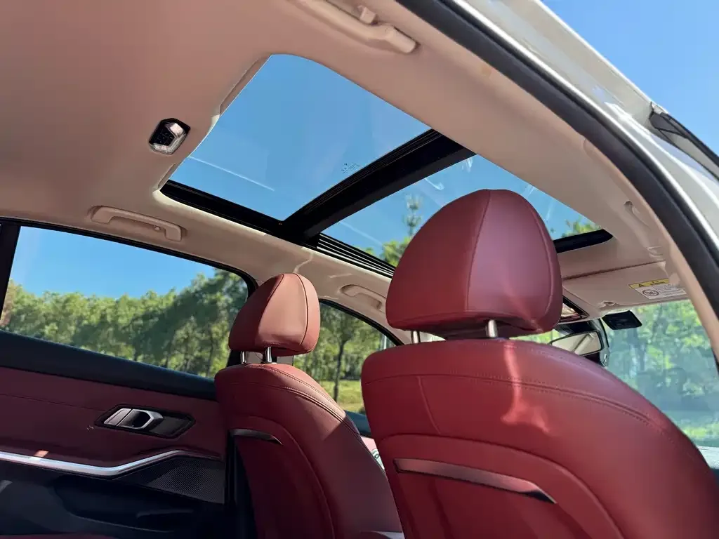 BMW 3 Series 2022 из CN, фото 9