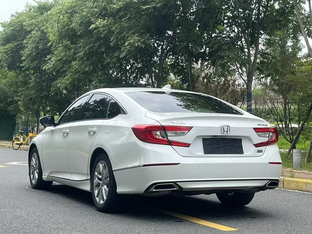 Honda Accord — фото 4