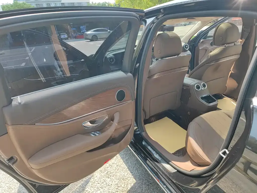 Mercedes-Benz E-Class 2023 из CN, фото 8