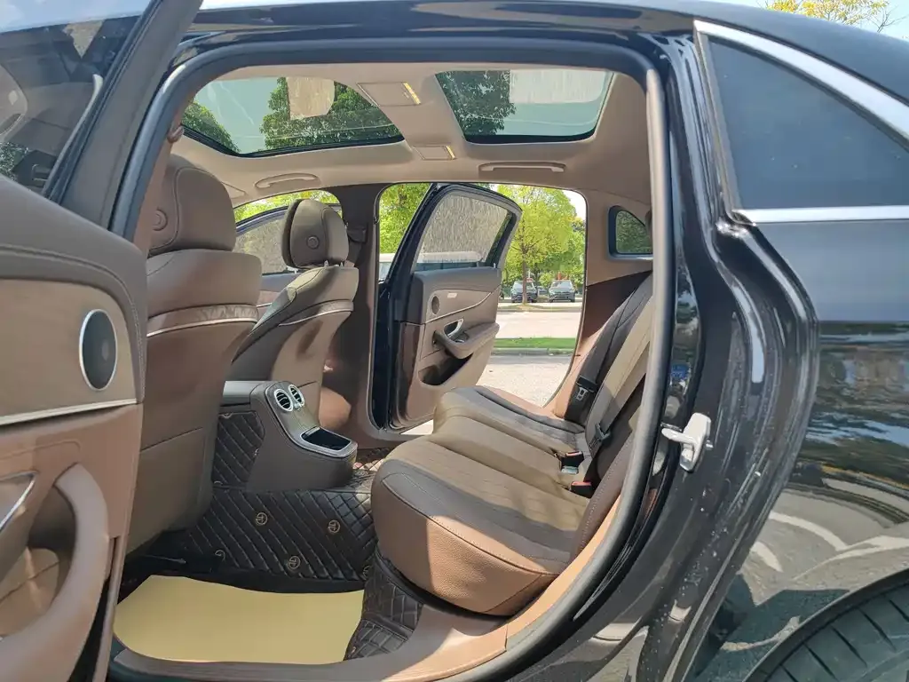 Mercedes-Benz E-Class 2023 из CN, фото 9