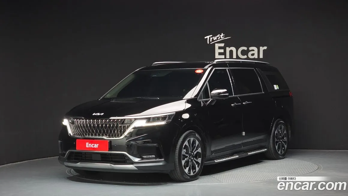 Kia Carnival — фото 1