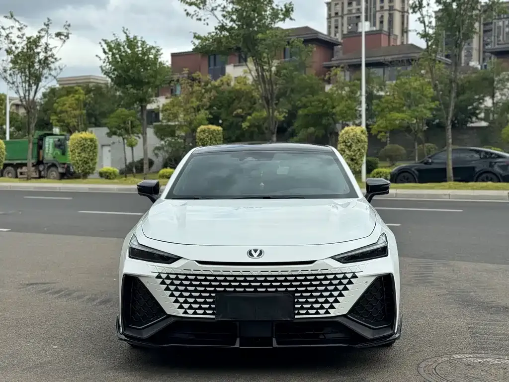 Changan UNI-V 2023 из CN, фото 2