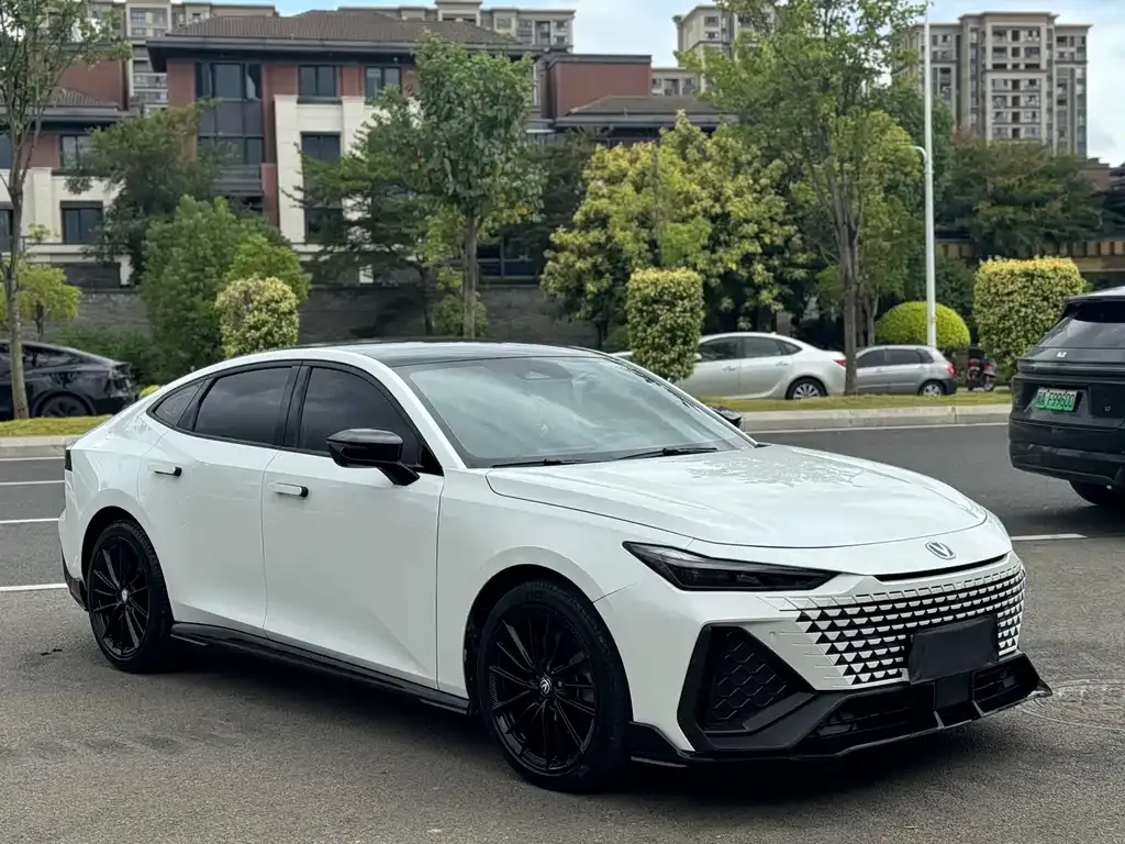 Changan UNI-V 2023 из CN, фото 3