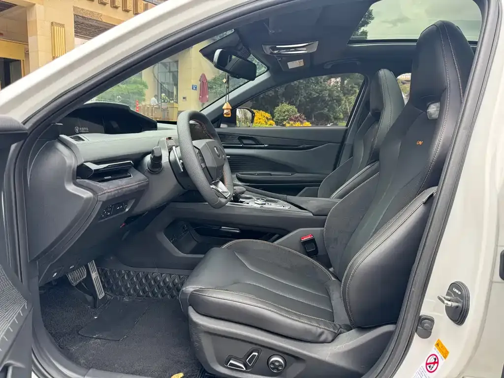 Changan UNI-V 2023 из CN, фото 4