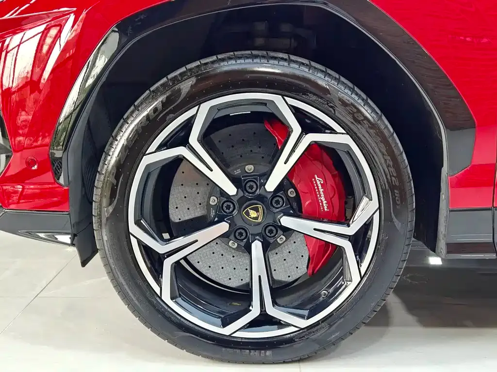 Lamborghini Urus — фото 10