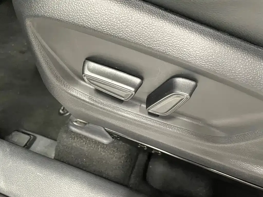 Toyota Frontlander 2022 из CN, фото 10