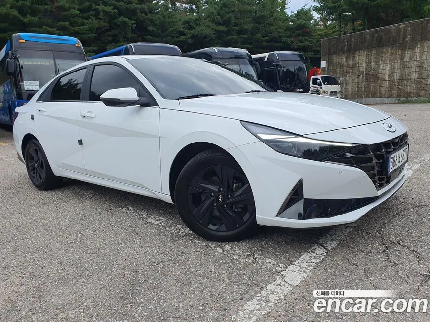 Hyundai AVANTE — фото 3
