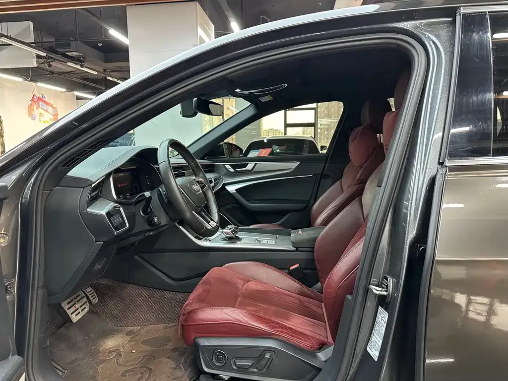 Audi A6L 2021 из CN, фото 4