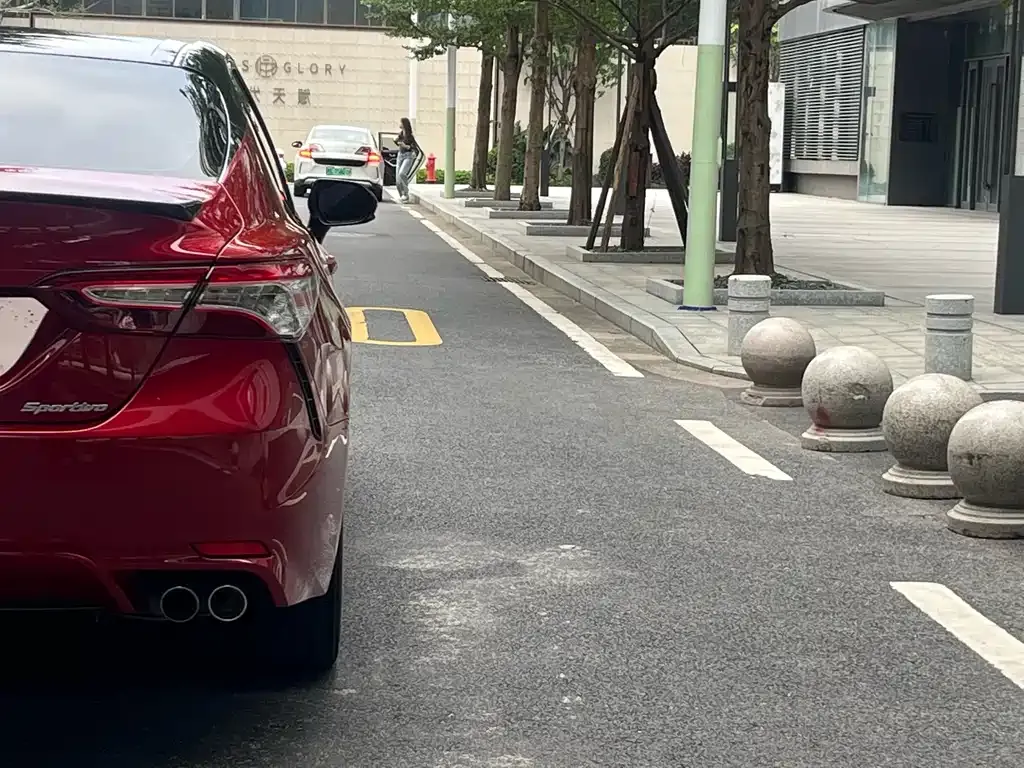 Toyota Camry 2022 из CN, фото 8