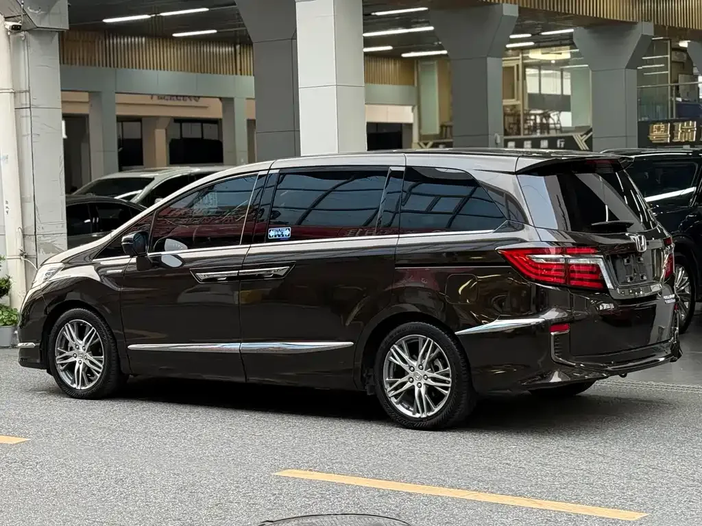 Honda Elysion 2021 из CN, фото 3
