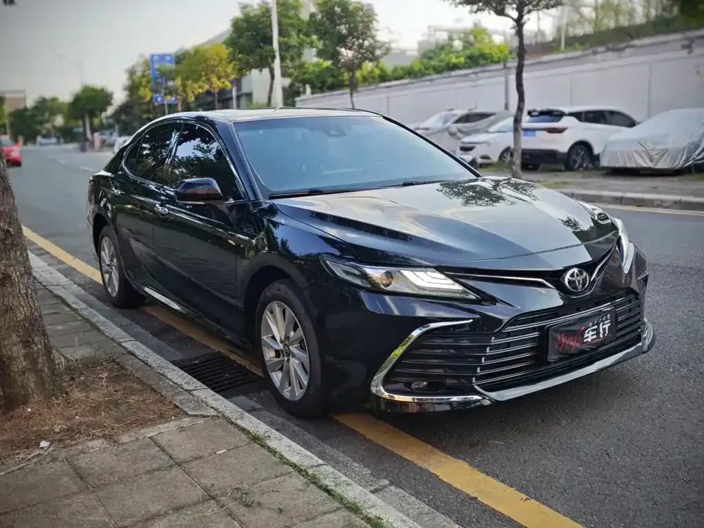 Toyota Camry 2022 из CN, фото 2