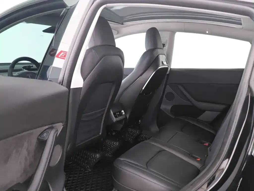 Tesla Model Y 2023 из CN, фото 7