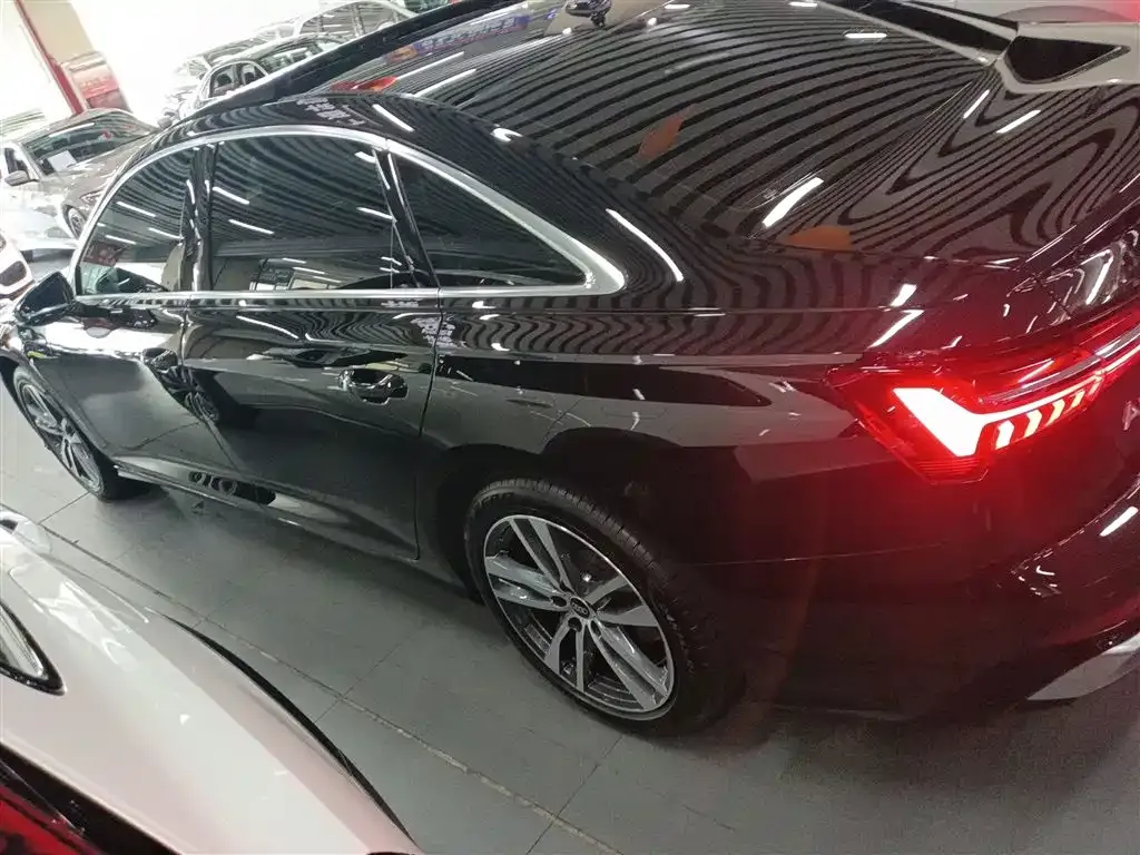 Audi A6L 2025 из CN, фото 5
