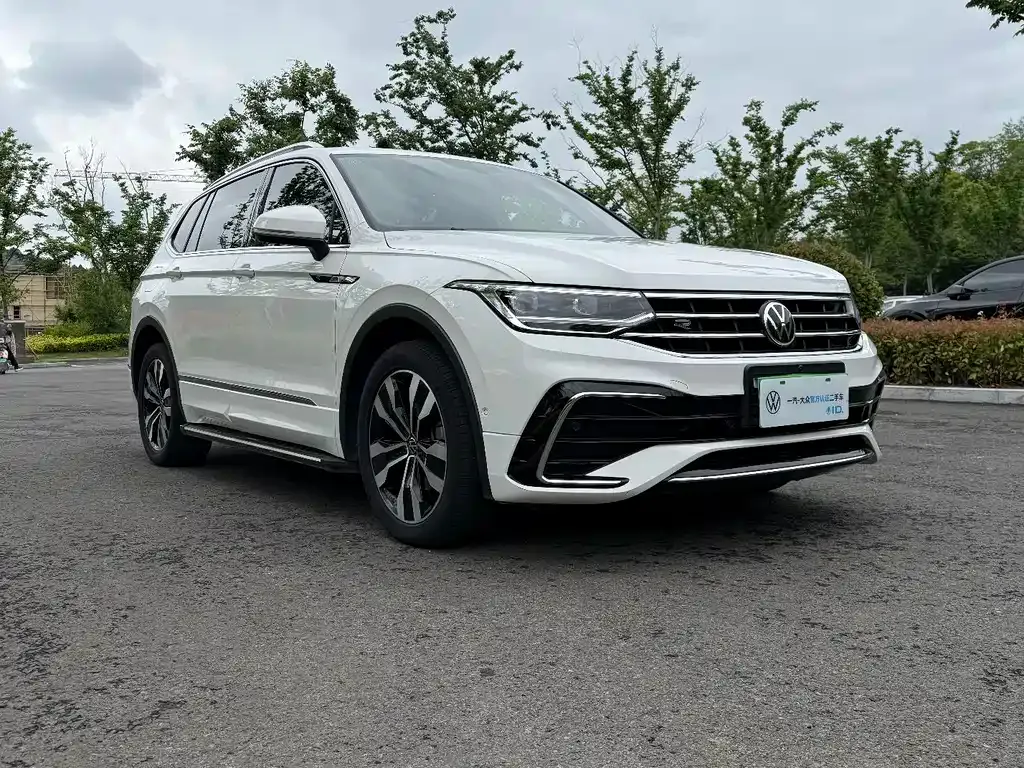 Volkswagen Tiguan L 2022 из CN, фото 2
