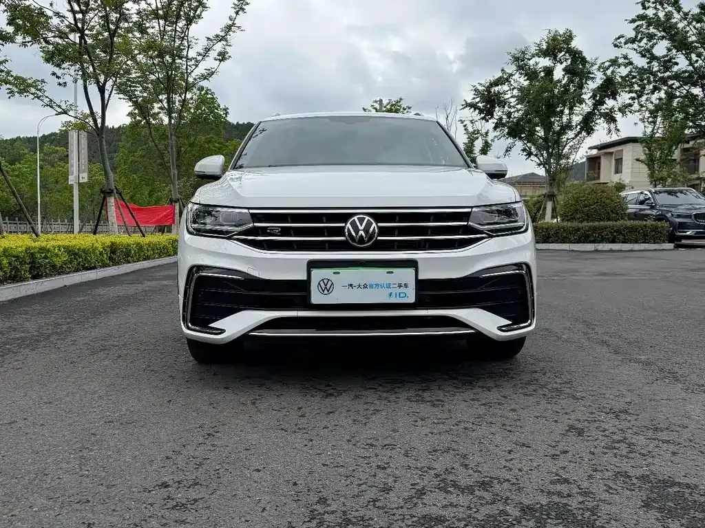 Volkswagen Tiguan L 2022 из CN, фото 3