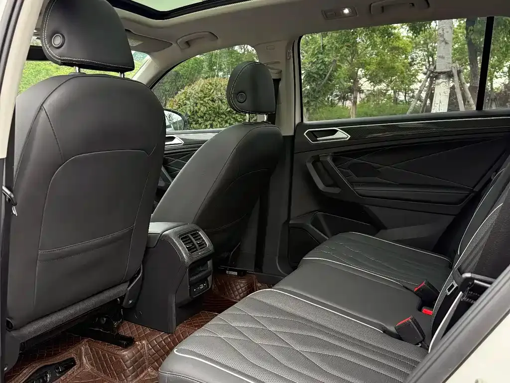 Volkswagen Tiguan L 2022 из CN, фото 6