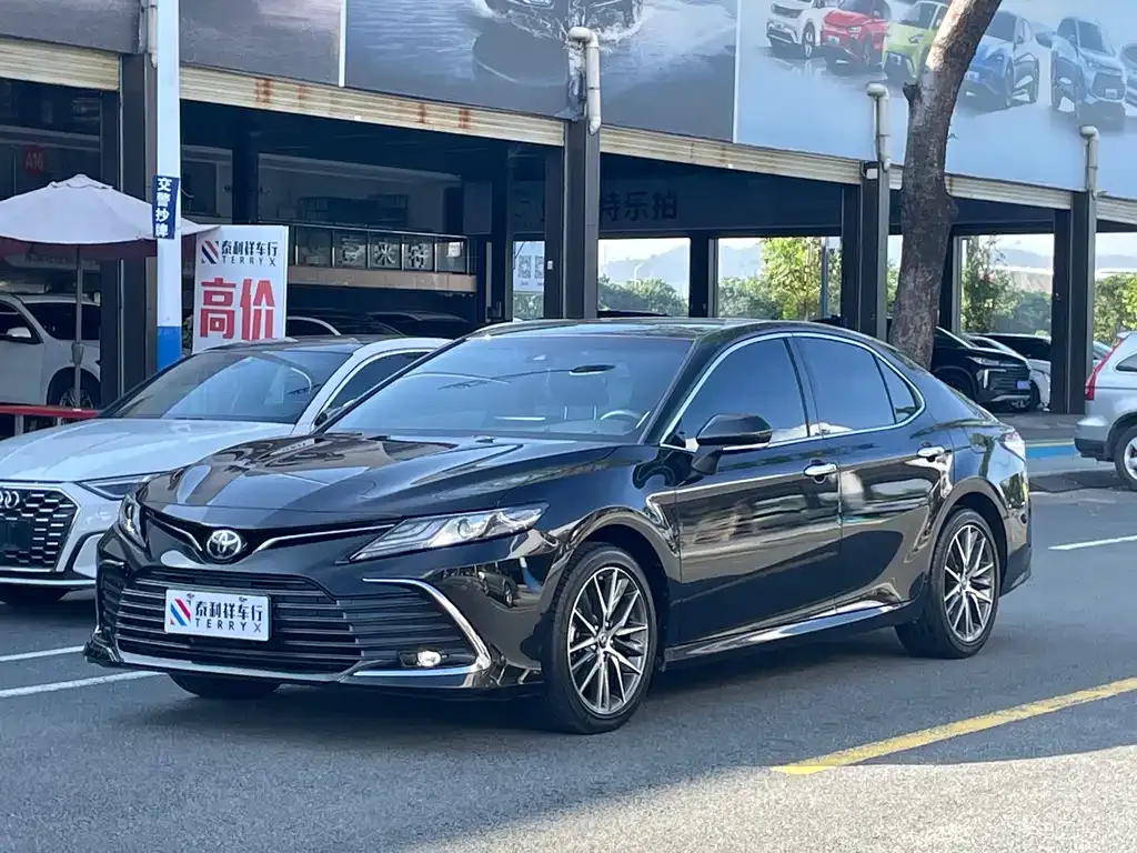 Toyota Camry 2024 из CN, фото 1
