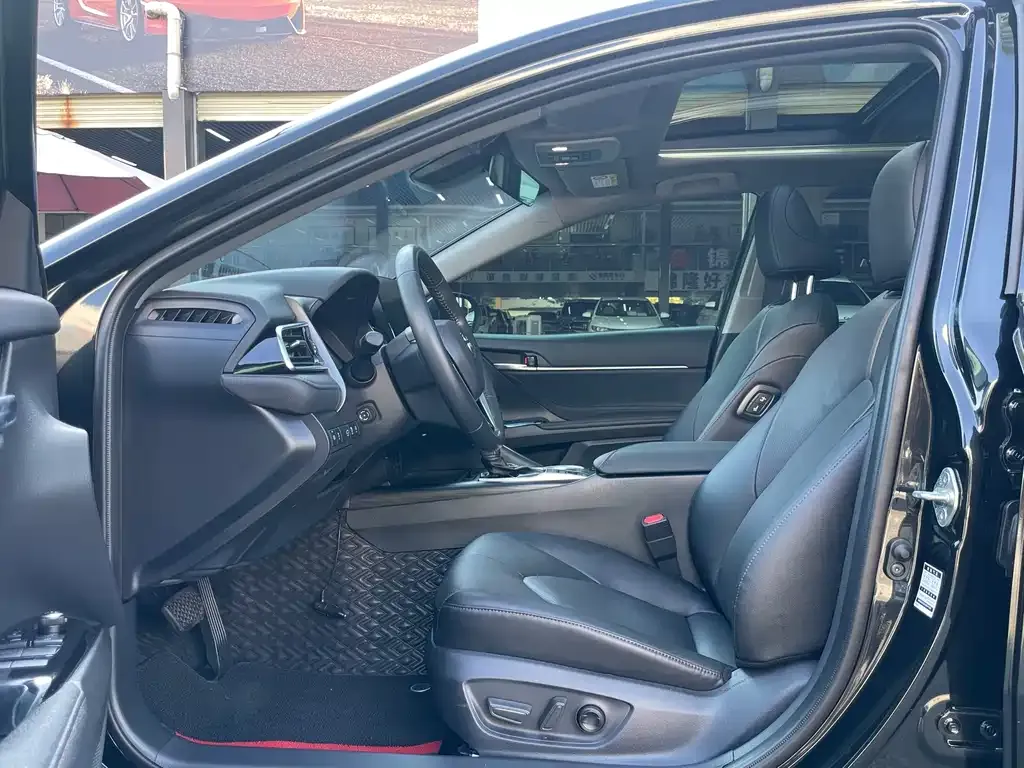 Toyota Camry 2024 из CN, фото 10