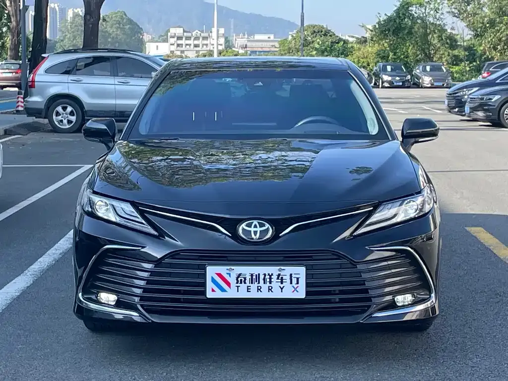 Toyota Camry 2024 из CN, фото 2