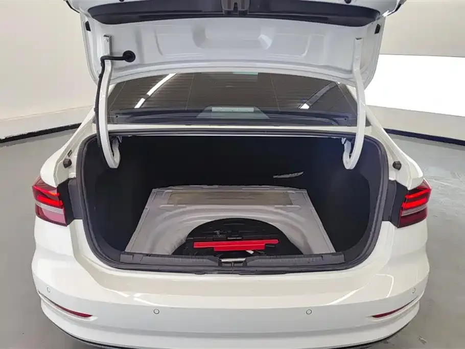Volkswagen Lavida 2024 из CN, фото 4