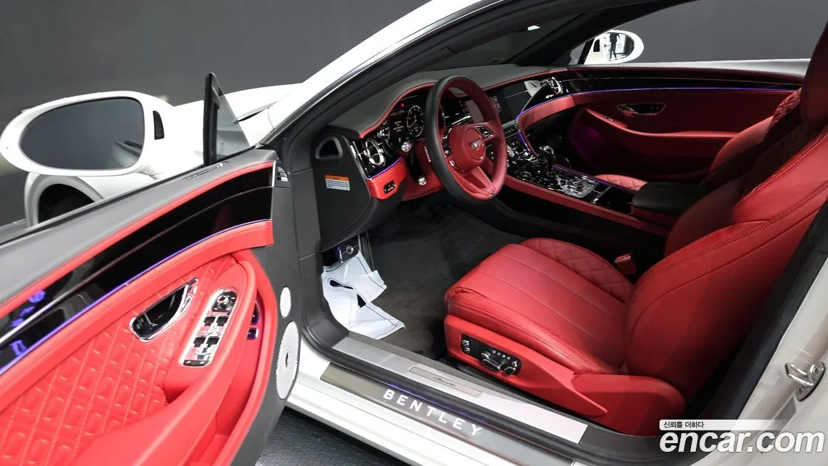 Bentley Continental 2023 из KR, фото 10