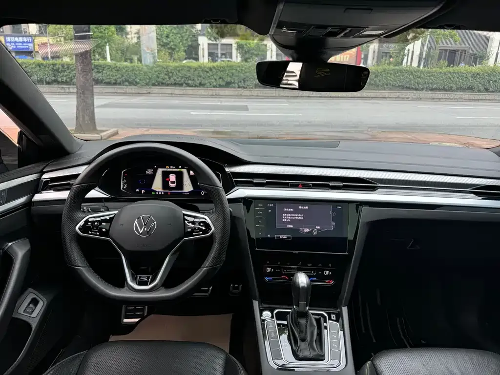 Volkswagen CC 2024 из CN, фото 5