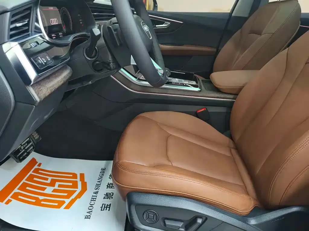 Audi Q7 2021 из CN, фото 10