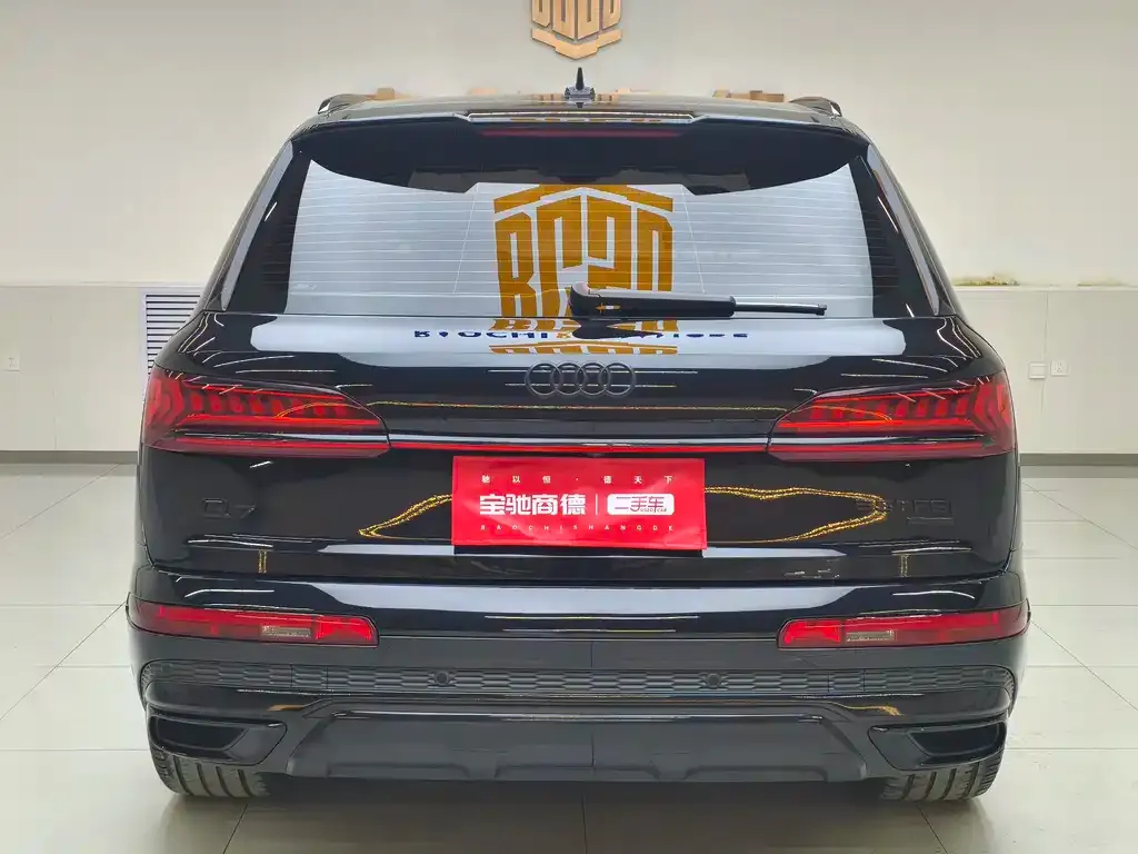 Audi Q7 2021 из CN, фото 5