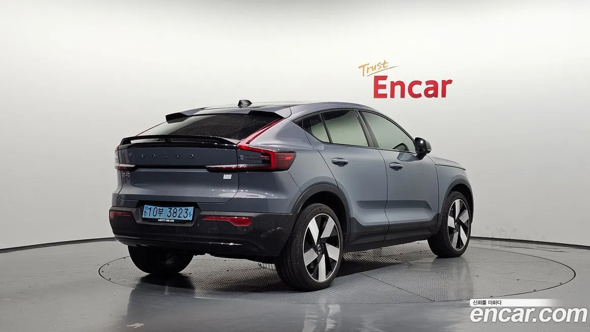 Volvo C40 2023 из KR, фото 2