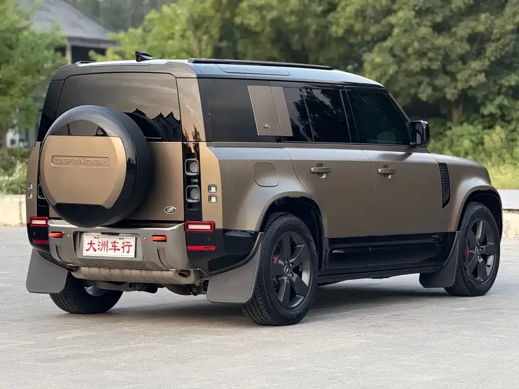 Land Rover Defender — фото 6