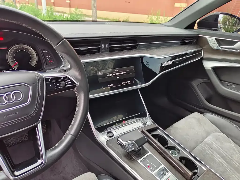 Audi A6L 2023 из CN, фото 6