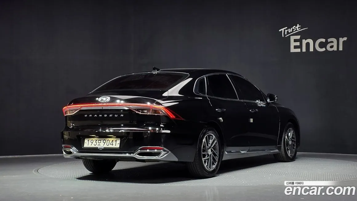 Hyundai Grandeur — фото 2