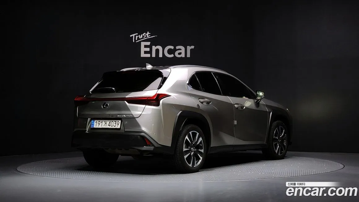 Lexus UX 2024 из KR, фото 2