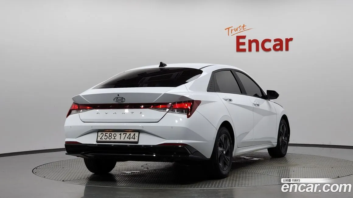 Hyundai AVANTE — фото 2