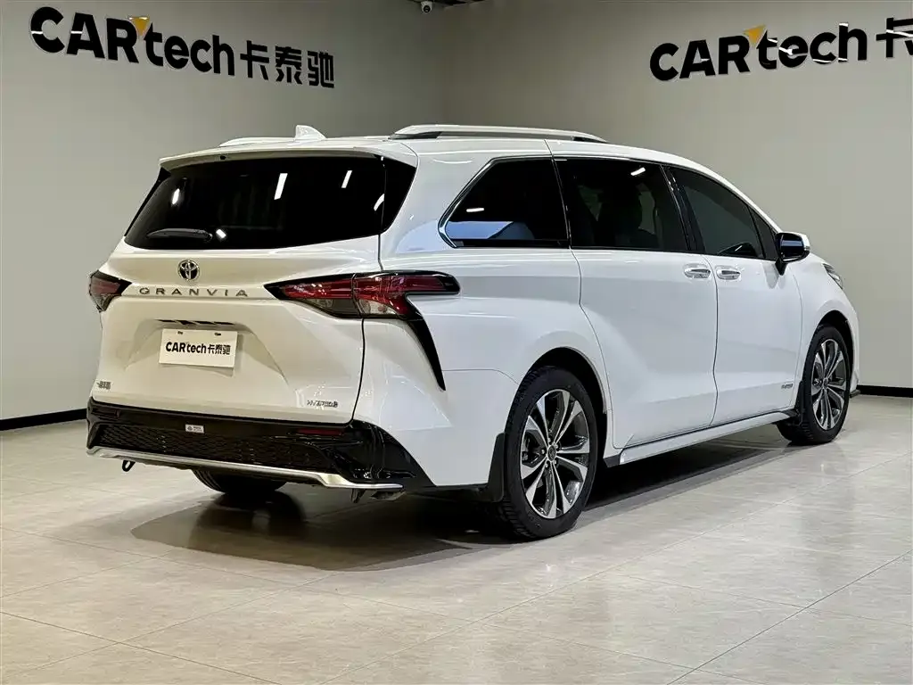 Toyota Granvia 2024 из CN, фото 4