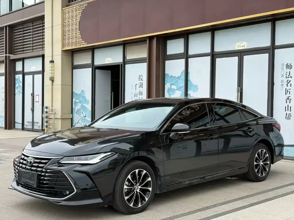 Toyota Avalon 2024 из CN, фото 1