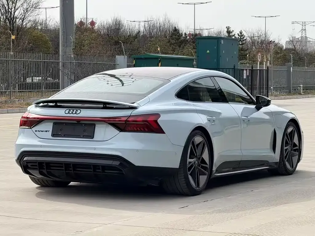 Audi e-tron GT 2024 из CN, фото 6