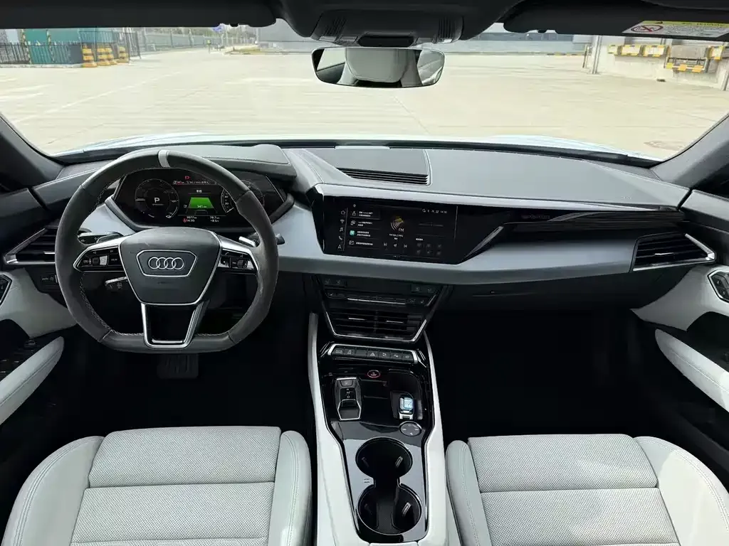 Audi e-tron GT 2024 из CN, фото 9
