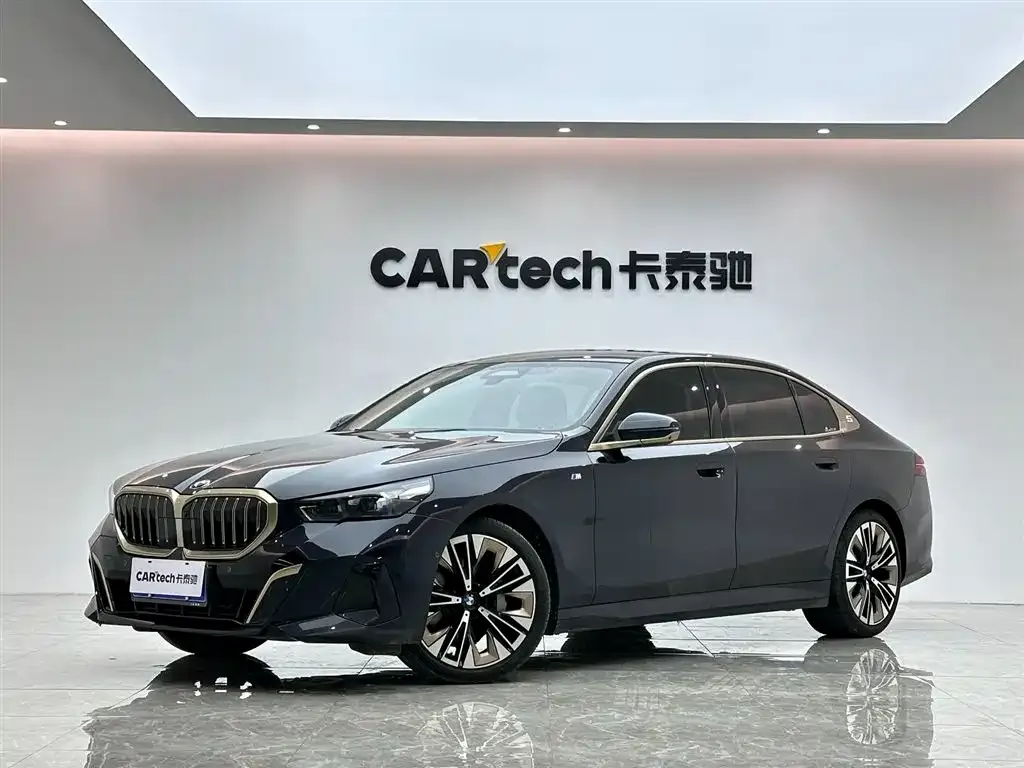 BMW 5 Series — фото 1