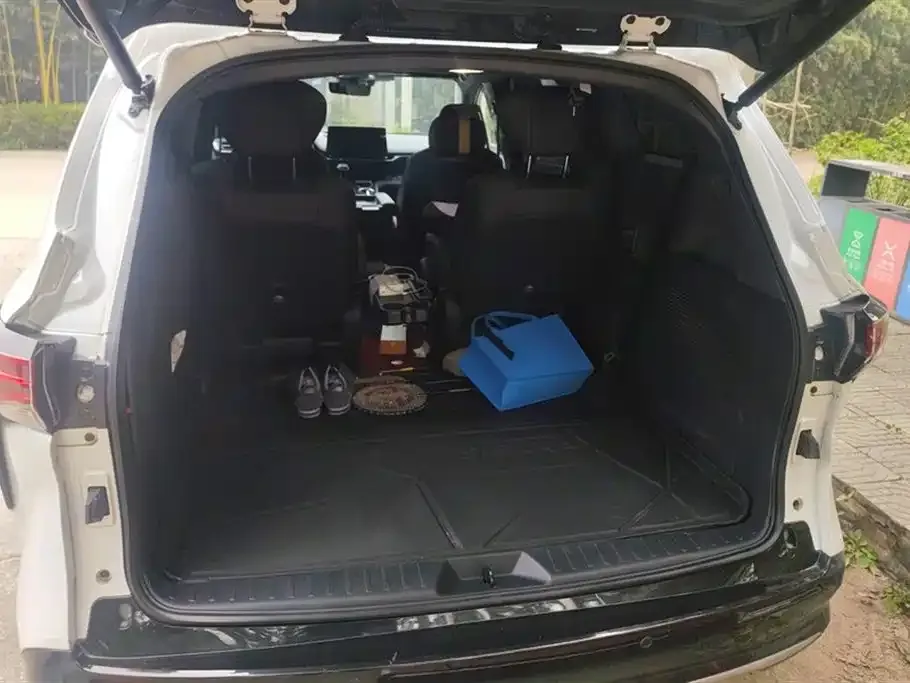 Toyota Sienna — фото 4