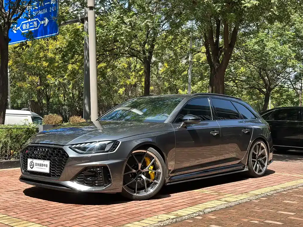 Audi RS 4 2022 из CN, фото 1