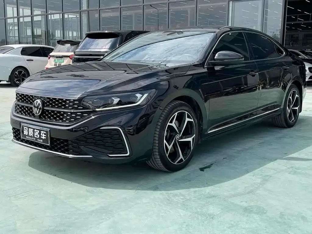 Volkswagen Passat 2023 из CN, фото 1