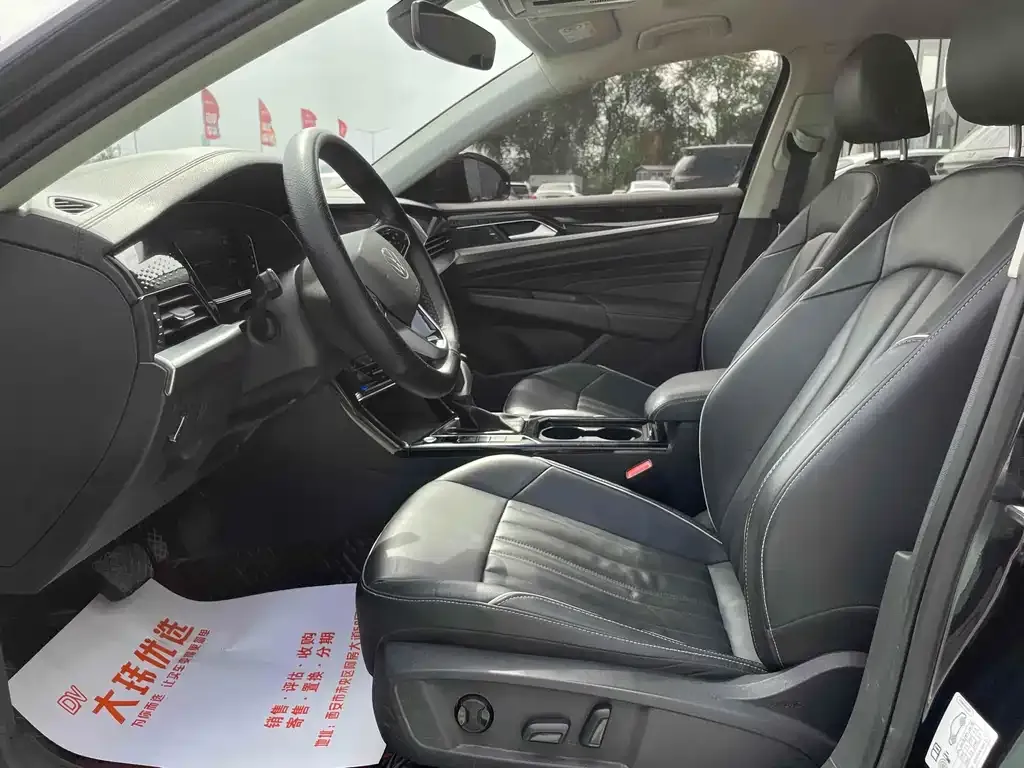 Volkswagen Passat 2023 из CN, фото 4