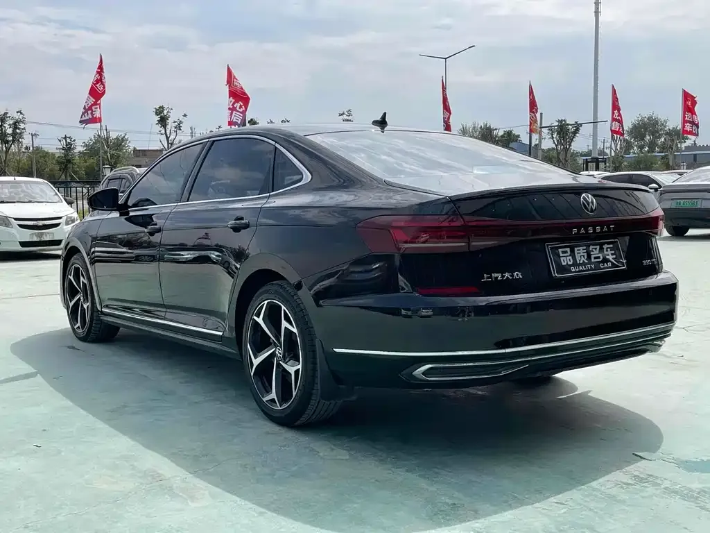 Volkswagen Passat 2023 из CN, фото 8