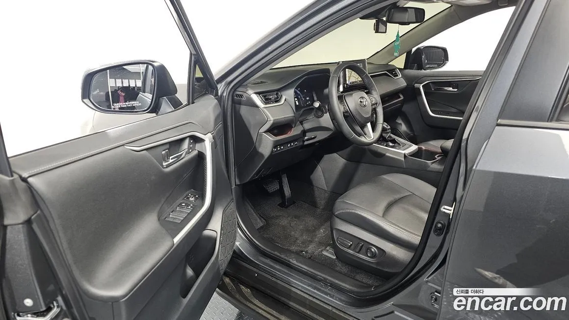Toyota RAV4 — фото 10