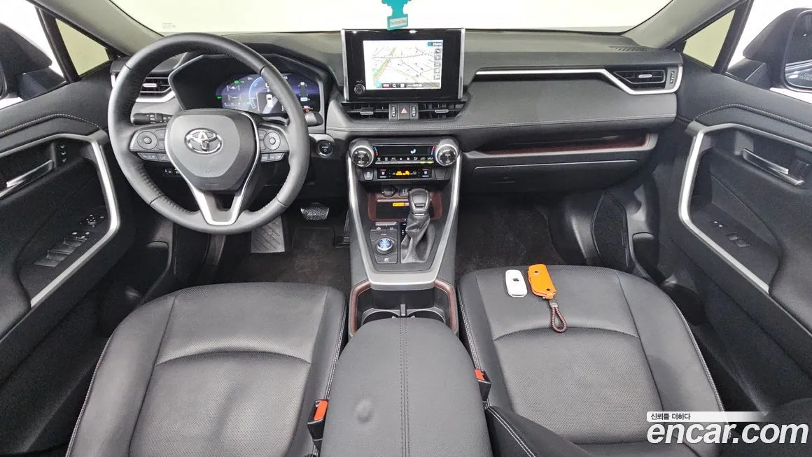 Toyota RAV4 — фото 7