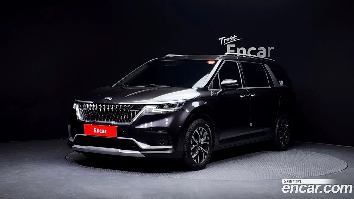 Kia Carnival — фото 1