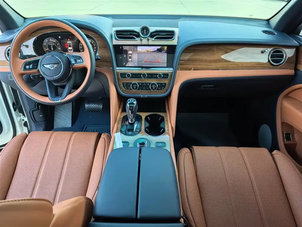 Bentley Bentayga 2024 из CN, фото 7
