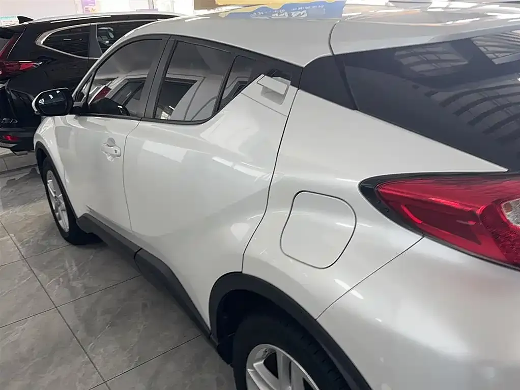 Toyota C-HR 2021 из CN, фото 5